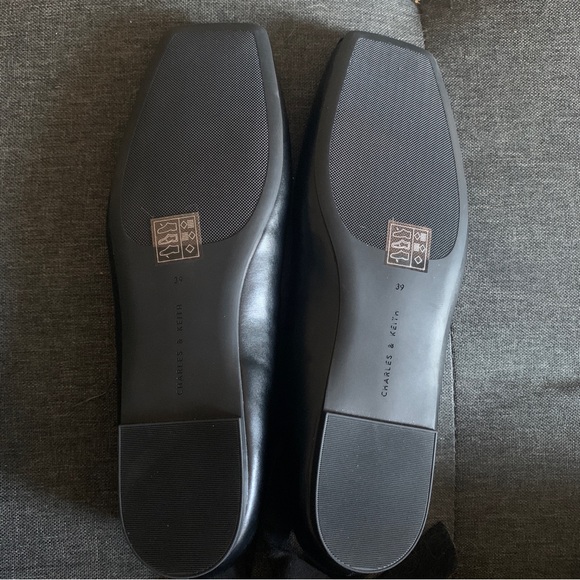 Charles & Keith Black Tie-Around Ballerina Flats 🖤 - Picture 2 of 4